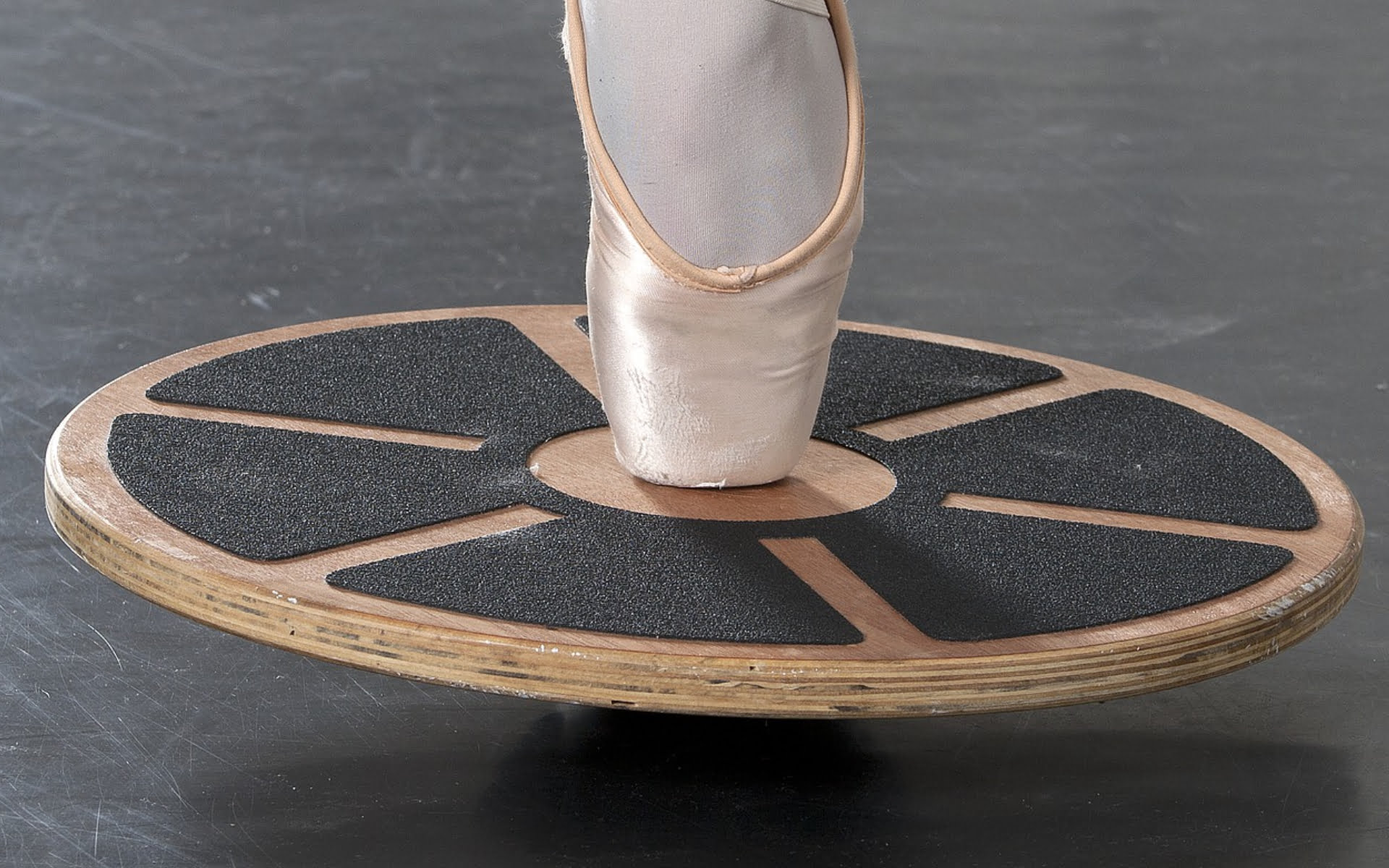 6 Best Wobble Boards For Improving Balance